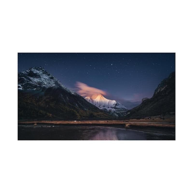 Monitor professionale 55 pollici IPS 1920x1080 pixel pitch 0.63x0.63 500 cd/m2 contrasto 1200:1