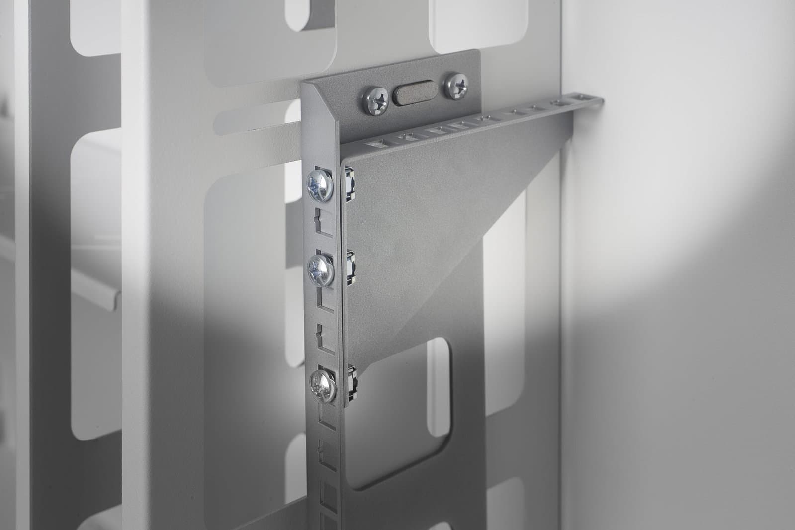 Staffa 3U per installazione verticale apparecchiature rack 19" - Techly Professional I-CASE RAIL-3UV