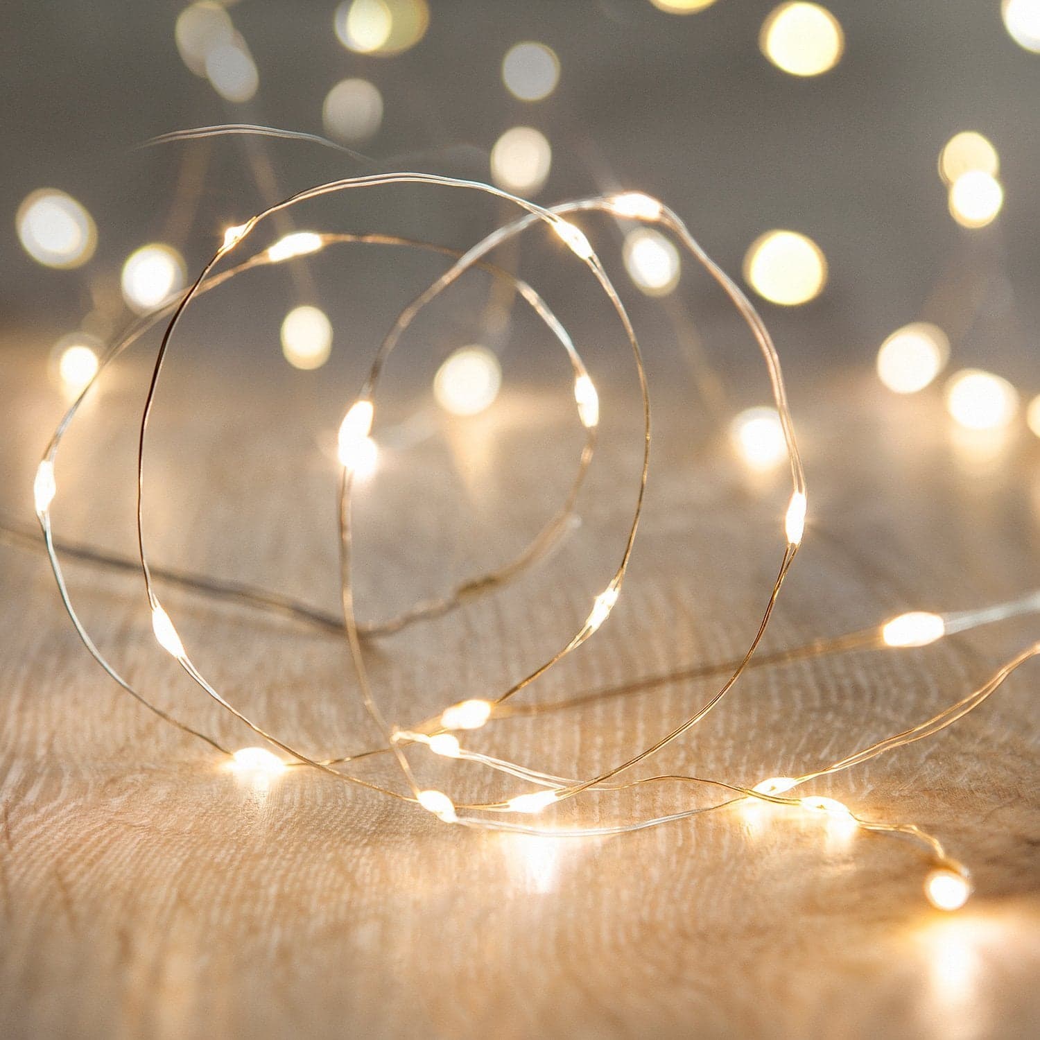 Luci Natalizie da Interno 20 LED a Filo Argentato con Timer A++ - Goobay I-LED-CHAIN20T